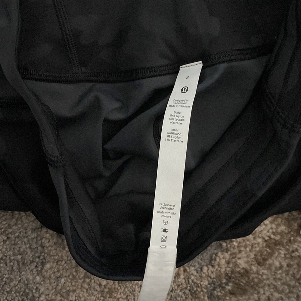 Camo Lululemon NWT leggings - Picture 4 of 4
